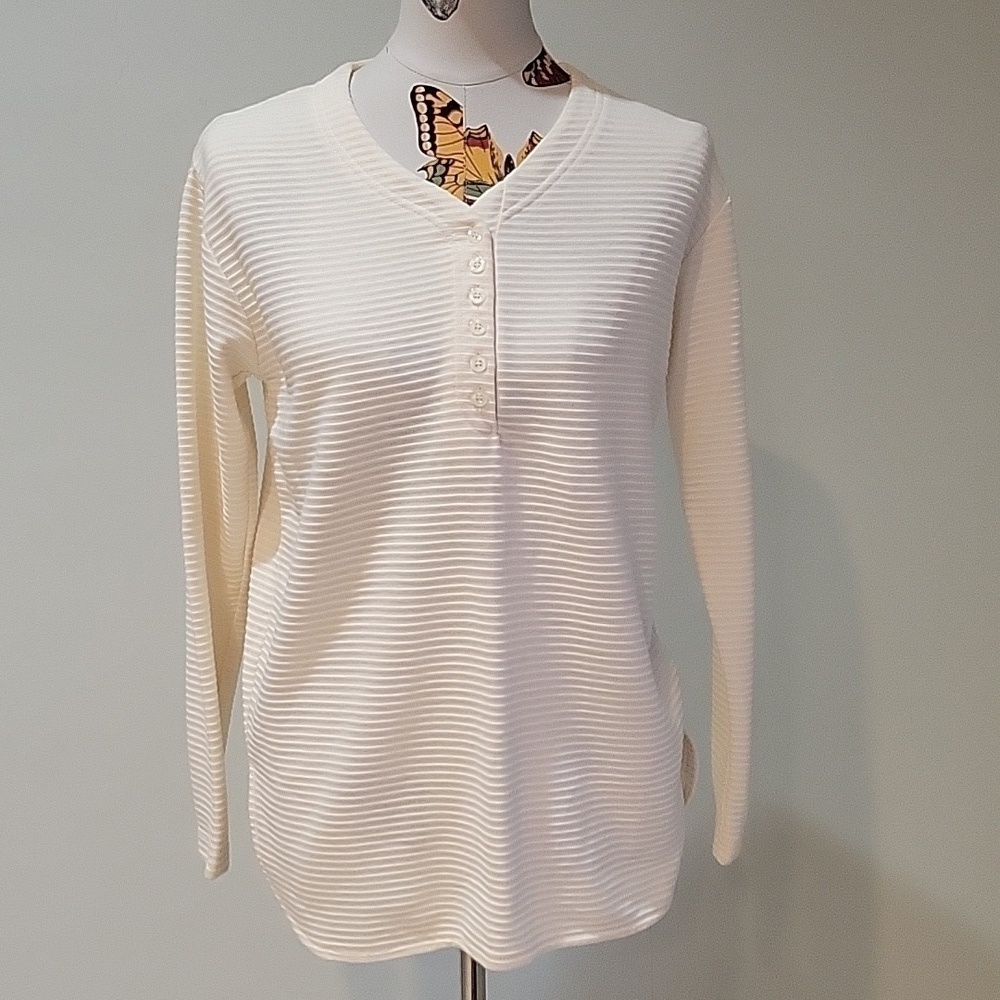 CIGNAL off white long sleeved ribbed top.  Size is Small